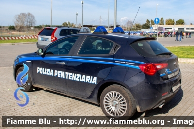 Alfa Romeo Nuova Giulietta restyle
Polizia Penitenziaria
Servizio Traduzioni e Piantonamenti
POLIZIA PENITENZIARIA 006 AG
Parole chiave: Alfa-Romeo / Nuova_Giulietta_restyle / POLIZIAPENITENZIARIA006AG