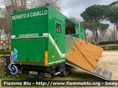 Iveco Daily IV serie
Carabinieri
Comando Carabinieri Unità per la tutela Forestale, Ambientale e Agroalimentare
Trasporto cavalli
Allestimento Elevox
CC DN 802
Parole chiave: Iveco Daily_IVserie CCDN802