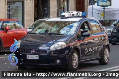 Fiat Grande Punto
Carabinieri
Autovettura equipaggiata con sistema EVA
CC CK 733
Parole chiave: Fiat / Grande_Punto / CCCJ733