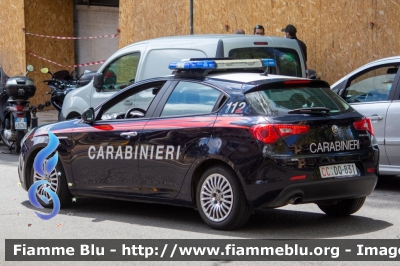 Alfa Romeo Nuova Giulietta restyle
Carabinieri
Pattuglia Mobile di Zona
Allestita NCT Nuova Carrozzeria Torinese
Decorazione Grafica Artlantis
CC DQ 831
Parole chiave: Alfa_Romeo / Nuova_Giulietta_restyle / CCDQ831