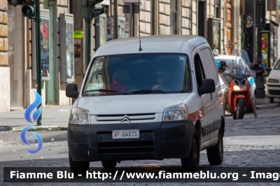 Citroen Berlingo I serie
Vigili del Fuoco
Comando Provinciale di Roma
sezione logistica
VF 24575
Parole chiave: Citroen Berlingo_Iserie vf24575