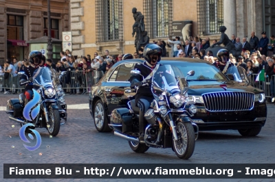 Moto Guzzi California Touring 1400
Carabinieri
Reggimento Corazzieri
In Scorta al Presidente Cinese
CC A4909
Parole chiave: Moto-Guzzi California_Touring_1400 CCA4909