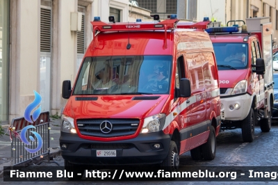 Mercedes-Benz Sprinter 4x4 III serie restyle
Vigili del Fuoco
Comando Provinciale di Roma
Nucleo Soccorso Subacqueo Acquatico
Allestimento Tekne
VF 29596
Parole chiave: Mercedes-Benz Sprinter_4x4_IIIserie_restyle VF29596