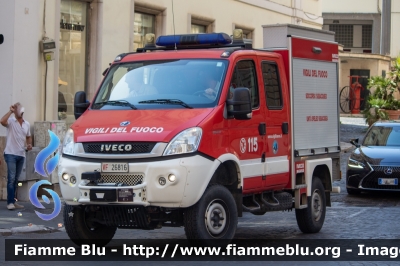 Iveco Daily 55S17 4x4 IV serie restyle
Vigili del Fuoco
Comando Provinciale di Roma
Nucleo Sommozzatori
Soccorso subacqueo
Unità speleo subacquea
Allestimento Iveco-Magirus
VF 26816
Parole chiave: Iveco Daily_55S17_4x4_IVserie_restyle VF26816