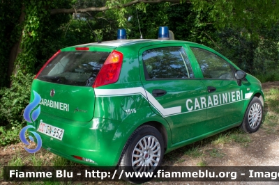 Fiat Grande Punto
Carabinieri
Comando Carabinieri Unità per la tutela Forestale, Ambientale e Agroalimentare
CC DN 952
Parole chiave: Fiat / Grande_Punto / CCDN952