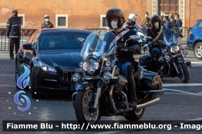 Moto Guzzi California Touring 1400
Carabinieri
Reggimento Corazzieri
CC A4900
CC A4898
Parole chiave: Moto-Guzzi / California_Touring_1400 / CCA4898/ CCA4900