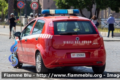 Fiat Grande Punto
Vigili del Fuoco
Comando Provinciale di Roma
Scuole Centrali Antincendio Roma Capannelle
VF 25060
Parole chiave: Fiat Grande_Punto VF25060