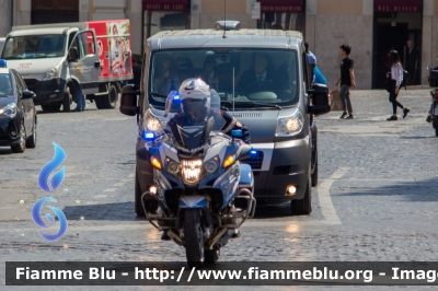 Bmw R1200RT II serie
Polizia di Stato
Polizia Stradale
POLIZIA G2418
Parole chiave: Bmw R1200RT_IIserie POLIZIAG2418