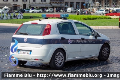 Fiat Grande Punto
Polizia Roma Capitale
Allestita Bertazzoni
POLIZIA LOCALE YA 664 AJ
Parole chiave: Fiat Grande_Punto POLIZIALOCALEYA664AJ