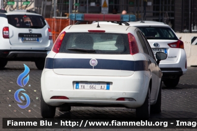 Polizia Roma Capitale
Allestita Bertazzoni
POLIZIA LOCALE YA 664 AJ
Parole chiave: Fiat Grande_Punto POLIZIALOCALEYA664AJ