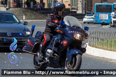 Bmw R850RT I serie
Carabinieri
Nucleo Operativo e Radiomobile
CC A2354
Parole chiave: Bmw / / / R850RT_Iserie / / / CCA2354