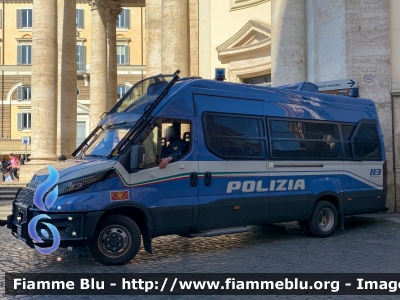 Iveco Daily VI serie restyle
Polizia di Stato 
Reparto Mobile 
Allestimento Sperotto 
POLIZIA M5857
Parole chiave: Iveco Daily_VIserie_restyle POLIZIAM5857