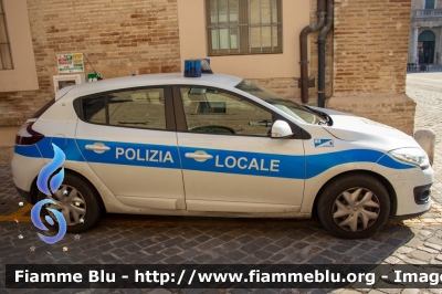 Renault Clio III serie restyle
Polizia Municipale
Comune di Senigallia (AN)
Allestimento Focaccia
POLIZIA LOCALE 038 AL
Parole chiave: Renault Clio_IIIserie_restyle POLIZIALOCALE038AL