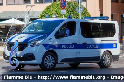 Opel Vivaro
Polizia Municipale 
Comune di Pesaro
Codice Automezzo: 22
Allestimento Bertazzoni
POLIZIA LOCALE YA 277 AD
Parole chiave: Opel Vivaro POLIZIALOCALEYA277AD