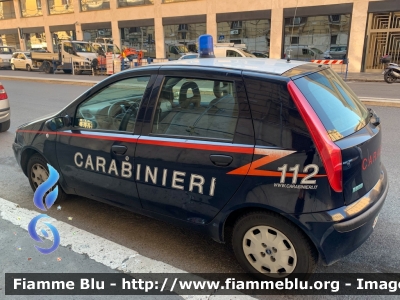 Fiat Punto II serie
Carabinieri
Comando Carabinieri Banca d'Italia
CC BS 721
Parole chiave: Fiat / Punto_IIserie / CCBS721