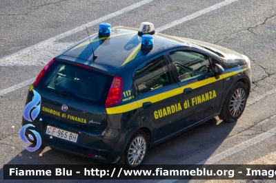 Fiat Grande Punto
Guardia di Finanza
GdiF 965 BH
Parole chiave: Fiat Grande_Punto GdiF965BH