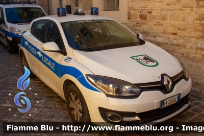 Renault Clio III serie restyle
Polizia Municipale
Comune di Senigallia (AN)
Allestimento Focaccia
POLIZIA LOCALE 038 AL
Parole chiave: Renault / Clio_IIIserie_restyle / POLIZIALOCALE038AL