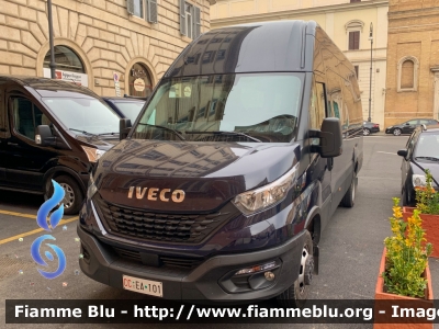 Iveco Daily VI serie restyle
Carabinieri
Reggimento Corazzieri
CC EA 101
Parole chiave: Iveco Daily_VIserie_restyle  CCEA101