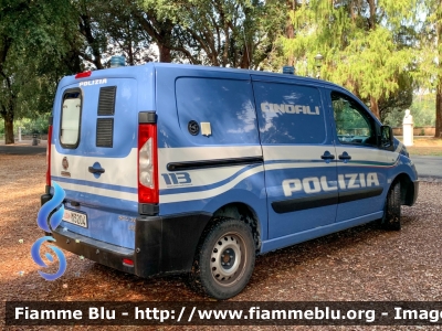 Fiat Scudo IV serie
Polizia di Stato
Unità Cinofile
Allestimento Elevox
POLIZIA M3204
Parole chiave: Fiat / Scudo_IVserie / POLIZIAM3204