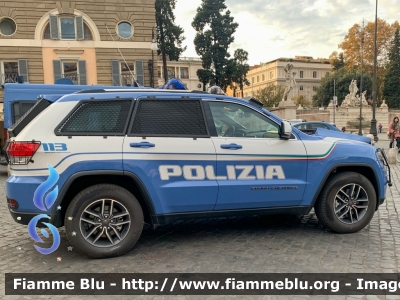 Jeep Grand Cherokee
Polizia di Stato
Reparto Mobile
Decorazione Grafica Artlantis
POLIZIA M4201
Parole chiave: Jeep / Grand_Cheroke / POLIZIAM4201