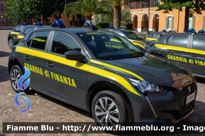 Peugeot e-208
Guardia di Finanza
Allestimento Focaccia
Decorazione Grafica Artlantis
GdiF 094 BQ
Parole chiave: Peugeot / e-208 / GdiF094BQ