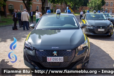 Peugeot e-208
Guardia di Finanza
Allestimento Focaccia
Decorazione Grafica Artlantis
GdiF 090 BQ
Parole chiave: Peugeot / e-208 / GdiF090BQ