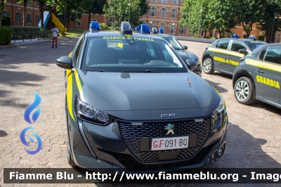 Peugeot e-208
Guardia di Finanza
Allestimento Focaccia
Decorazione Grafica Artlantis
GdiF 091 BQ
Parole chiave: Peugeot / e-208 / GdiF091BQ