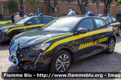 Peugeot e-208
Guardia di Finanza
Allestimento Focaccia
Decorazione Grafica Artlantis
GdiF 093 BQ
Parole chiave: Peugeot / e-208 / GdiF093BQ