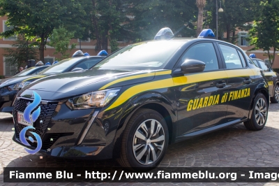 Peugeot e-208
Guardia di Finanza
Allestimento Focaccia
Decorazione Grafica Artlantis
GdiF 095 BQ
Parole chiave: Peugeot / e-208 / GdiF095BQ