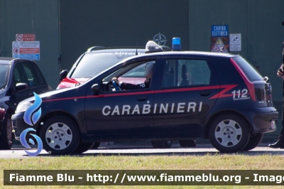 Fiat Punto III serie
Carabinieri
Polizia Militare presso Aeronautica Militare
AM CC 804
Parole chiave: Fiat / Punto_IIIserie / AMCC804