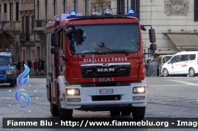 Man TGM 15.250 II serie
Vigili del Fuoco
Comando Provinciale di Roma
Via Genova
AutoPompaSerbatoio Allestimento BAI
VF 29319
Parole chiave: Man TGM_15.250_IIserie VF29319