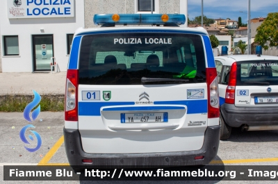 Citroen Jumpy III serie
Polizia Municipale
Unione dei Comuni Terre della Marca Senone
Allestimento Ciabili
Codice Automezzo: 01
POLIZIA LOCALE YA 457 AH
Parole chiave: Citroen Jumpy_IIIserie POLIZIALOCALEYA457AH