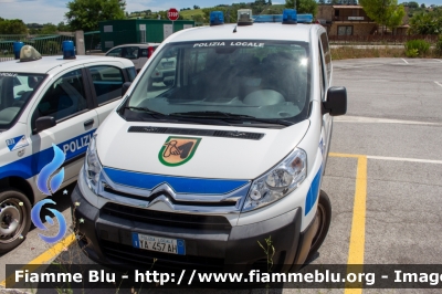 Citroen Jumpy III serie
Polizia Municipale
Unione dei Comuni Terre della Marca Senone
Allestimento Ciabili
Codice Automezzo: 01
POLIZIA LOCALE YA 457 AH
Parole chiave: Citroen / Jumpy_IIIserie / POLIZIALOCALEYA457AH