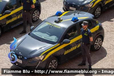 Peugeot e-208
Guardia di Finanza
Allestimento Focaccia
Decorazione Grafica Artlantis
GdiF 100 BQ
Parole chiave: Peugeot e-208 GdiF100BQ