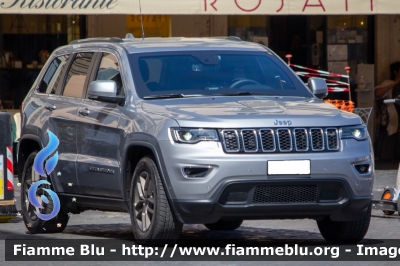 Jeep Grand Cherokee
Vettura utilizzata nelle Scorte
Parole chiave: Jeep Grand_Cherokee