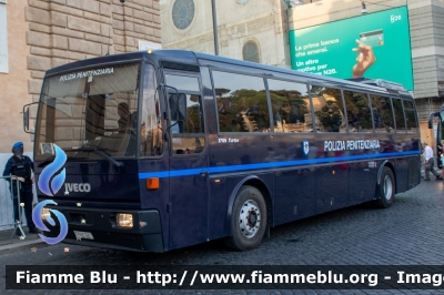 Iveco 370
Polizia Penitenziaria
POLIZIA PENITENZIARIA 076 AB
Parole chiave: Iveco 370 POLIZIAPENITENZIARIA076AB