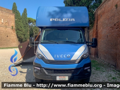 Iveco Daily VI serie
Polizia di Stato
Reparto a Cavallo
Allestimento Valli
POLIZIA M2859
Parole chiave: Iveco / Daily_VIserie / POLIZIAM2859