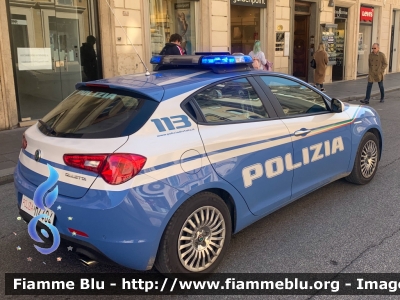 Alfa Romeo Nuova Giulietta restyle
Polizia di Stato
Allestimento NCT Nuova Carrozzeria Torinese
Decorazione Grafica Artlantis
POLIZIA M4404
Parole chiave: Alfa_Romeo Nuova_Giulietta_restyle POLIZIAM4404