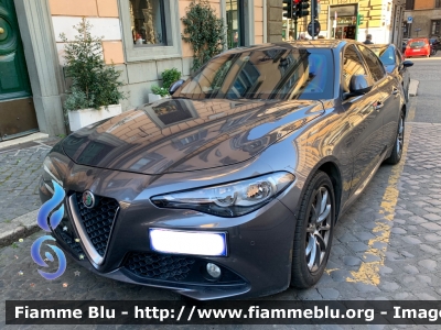 Alfa Romeo Nuova Giulia
Polizia Penitenziaria
Autovettura Utilizzata per i Servizi di Rappresentanza e Scorta
Parole chiave: Alfa-Romeo Nuova_Giulia