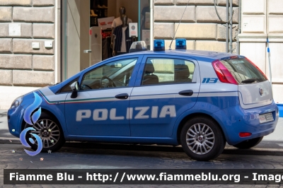 Fiat Punto VI serie
Polizia di Stato
Allestimento Nuova Carrozzeria Torinese
Decorazione grafica Artlantis
POLIZIA N5559
Parole chiave: Fiat Punto_VIserie POLIZIAN5559