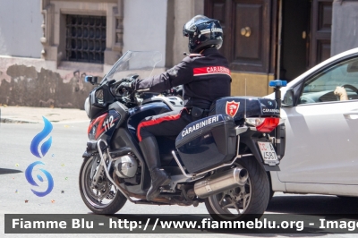 Bmw R1200RT III Serie
Carabinieri
Nucleo Operativo Radiomobile
CC A4587
Parole chiave: Bmw / / / R1200RT_IIISerie / / / CCA4587