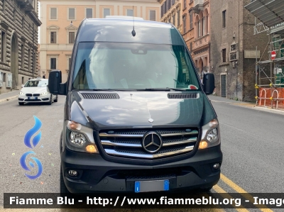 Mercedes-Benz Sprinter III serie restyle
Presidenza della Repubblica Italiana 
Minibus utilizzato nelle Scorte Presidenziali
Parole chiave: Mercedes-Benz Sprinter_IIIserie_restyle