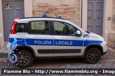 Fiat Nuova Panda 4x4 II serie
Polizia Municipale
Comune di Senigallia (AN)
Allestimento Celiani
Codice Automezzo: 2
POLIZIA LOCALE 026 AM
Parole chiave: Fiat Nuova_Panda_4x4_IIserie POLIZIALOCALE026AM