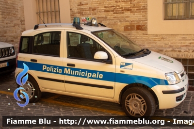 Fiat Nuova Panda I serie
Polizia Municipale
Comune di Senigallia (AN)
Allestimento Celiani
Codice Automezzo: 12
POLIZIA LOCALE 060 AG
Parole chiave: Fiat / / / Nuova_Panda_Iserie / POLIZIALOCALE060AG