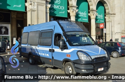 Iveco Daily V serie
Polizia di Stato
Reparto Mobile
POLIZIA H8473
Parole chiave: Iveco Daily_Vserie POLIZIAH8473