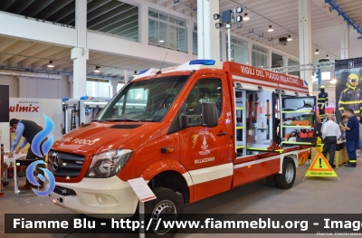 Mercedes-Benz Sprinter 4x4 III serie restyle 
Vigili del Fuoco 
Distretto di Trento 
Corpo Volontario di Villazzano 
Allestimento Fulmix
Parole chiave: Mercedes-Benz Sprinter_4x4_IIIserie_restyle Reas_2016