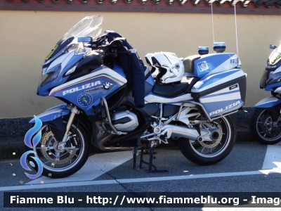 Bmw R1200RT II serie
Polizia di Stato 
Polizia Stradale
in scorta al Giro d'Italia 2017
Parole chiave: Bmw R1200RT_IIserie Giro_Italia_2017