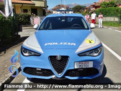 Alfa Romeo Nuova Giulia Q4
Polizia di Stato
Polizia Stradale
POLIZIA M2701
In scorta al Giro d'Italia 2017
Parole chiave: Alfa-Romeo Nuova_Giulia_Q4 PoliziaM2701 Giro_Italia_2017