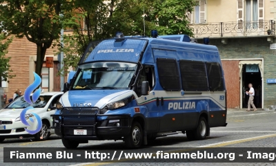 Iveco Daily VI serie
Polizia di Stato
Reparto Mobile
Allestito Sperotto
Decorazione Grafica Artlantis
POLIZIA M1615
Parole chiave: Iveco Daily_VIserie POLIZIAM1615