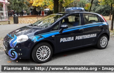 Fiat Grande Punto
Polizia Penitenziaria
vettura utilizzata per servizi istituzionali
POLIZIA PENITENZIARIA 105 AF

Parole chiave: Fiat Grande_Punto POLIZIAPENITENZIARIA105AF